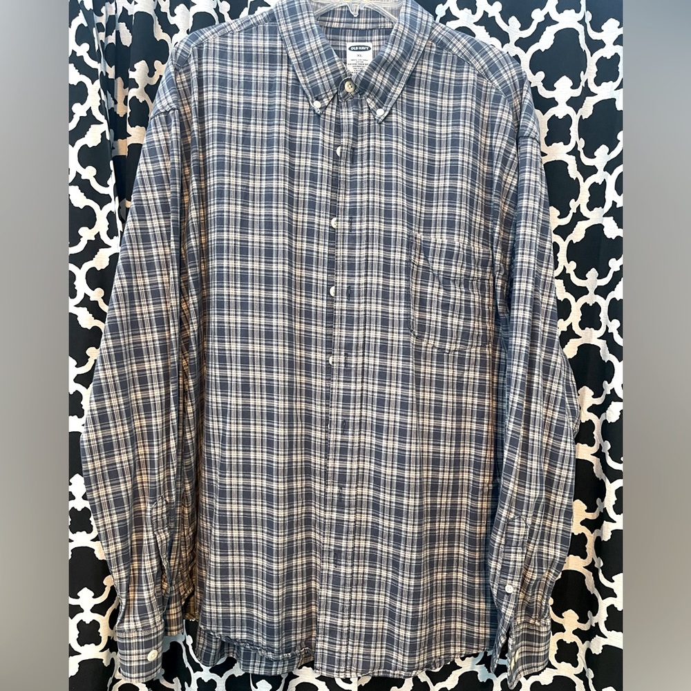 Plaid men’s button down